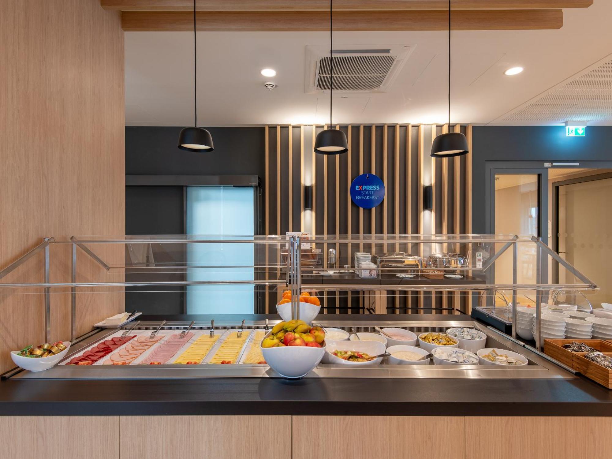 Holiday Inn Express Heilbronn By Ihg Eksteriør billede