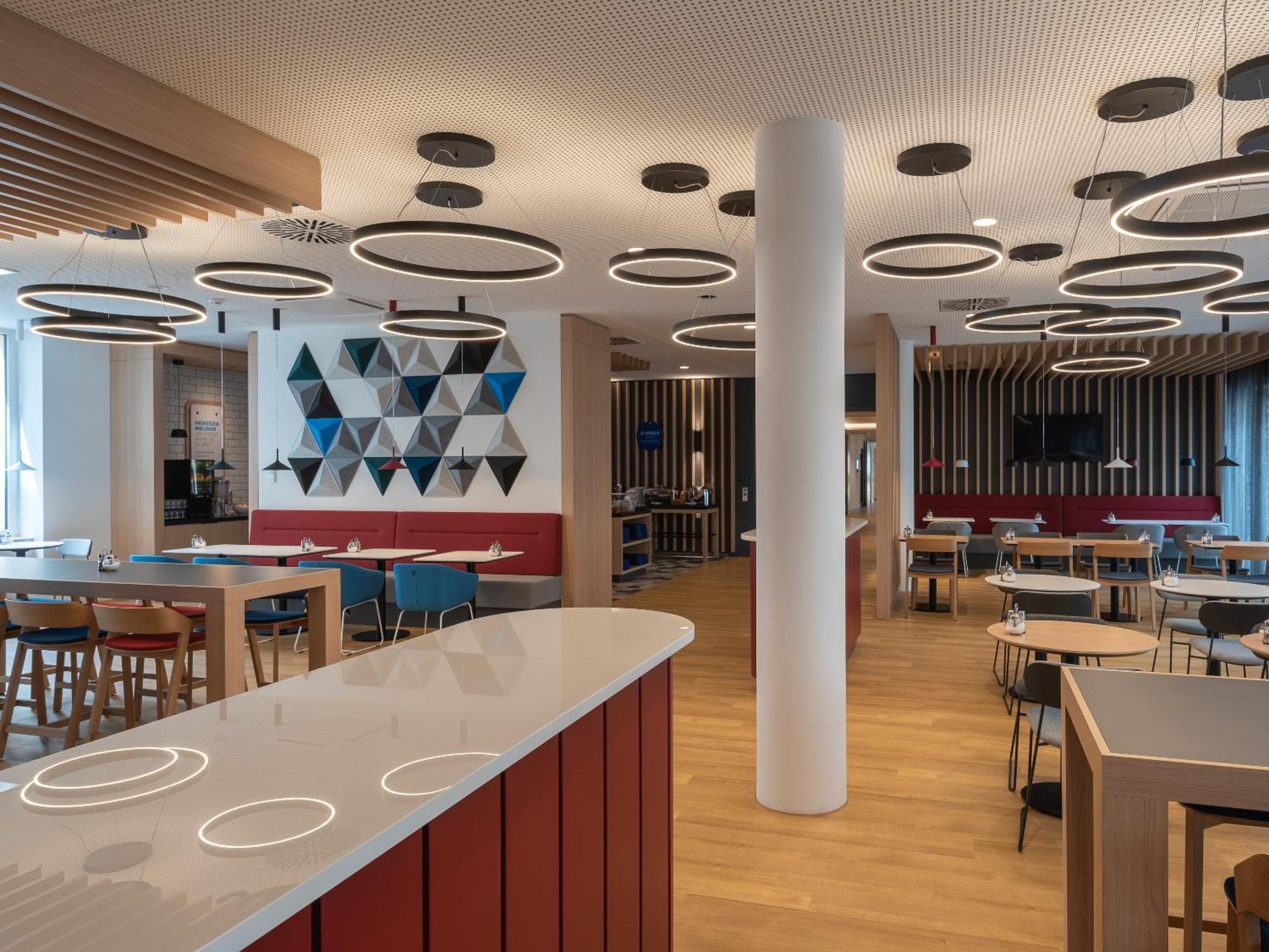 Holiday Inn Express Heilbronn By Ihg Eksteriør billede